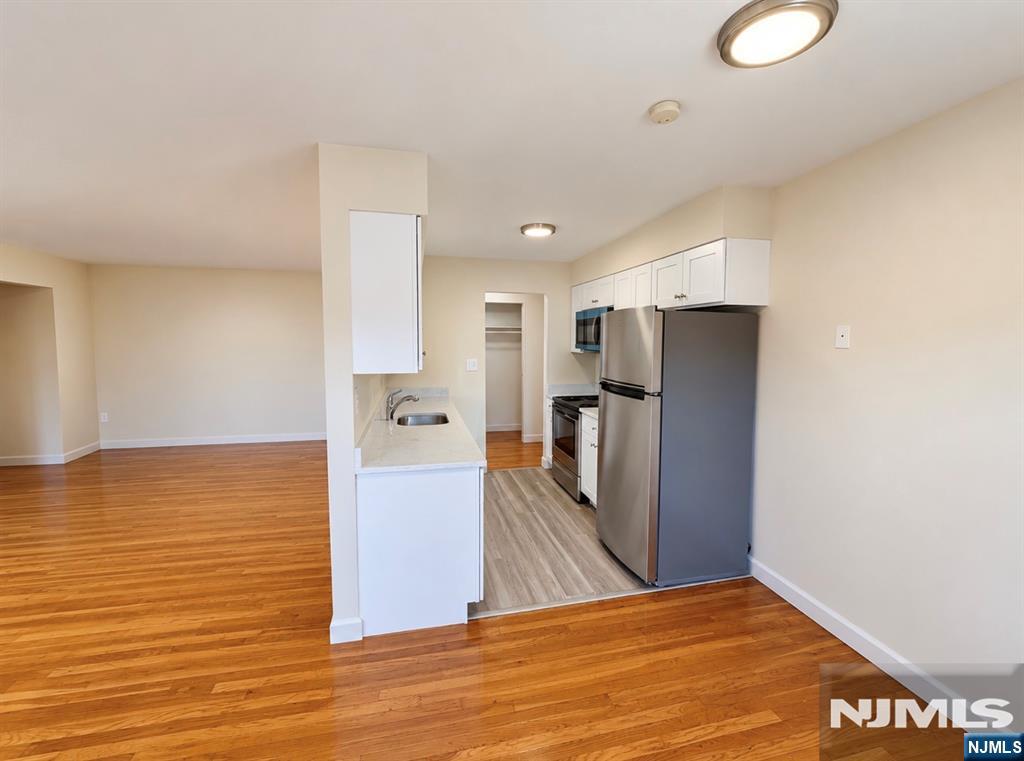 220 Meadow Lane D14