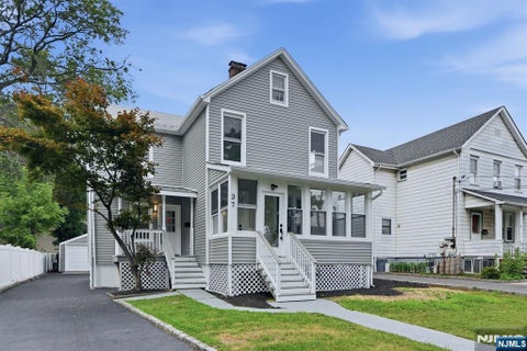 Photo of 37 Colfax Avenue, Roselle Park, NJ 07204 (MLS # 26027895)