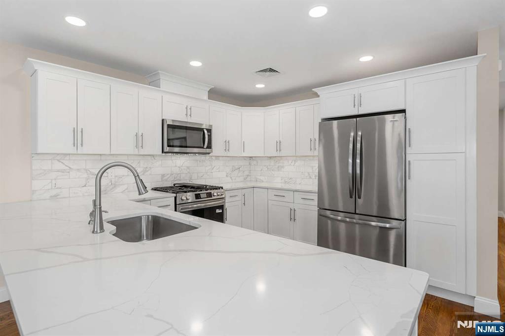 20 Zazzetti Street 3