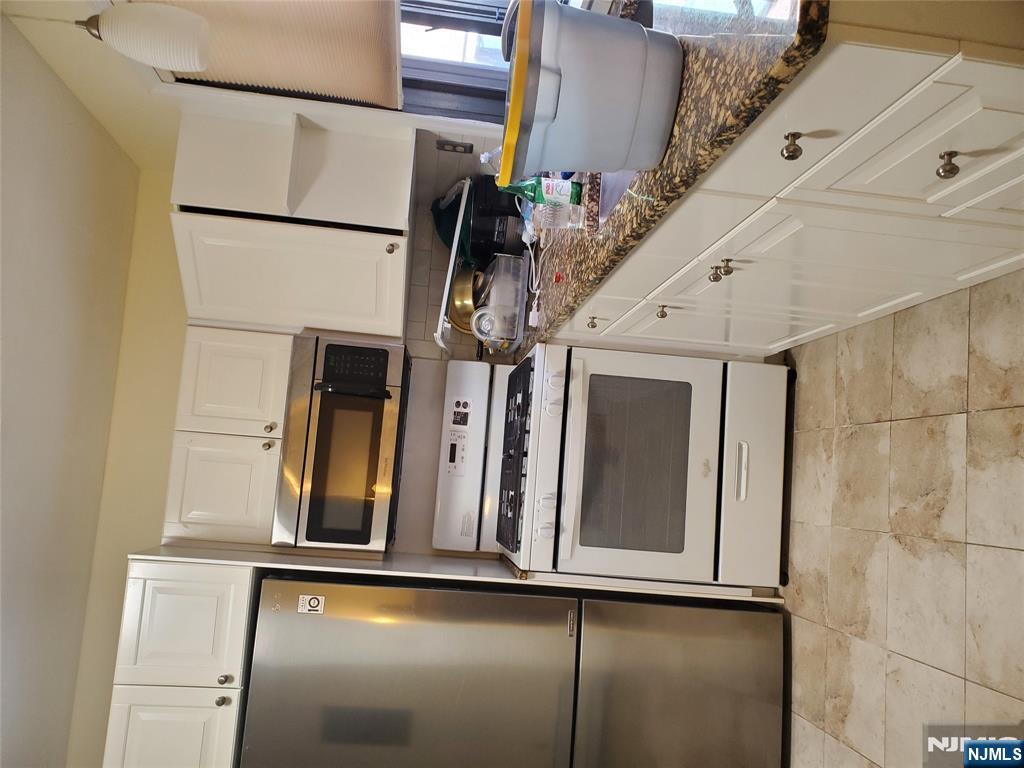 611 Bergen Boulevard