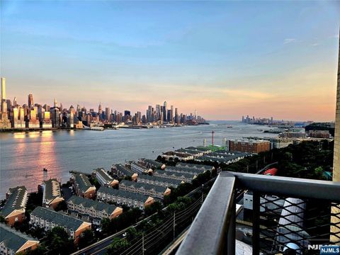 Photo of 6600 Boulevard East #15D, West New York, NJ 07093 (MLS # 25027517)