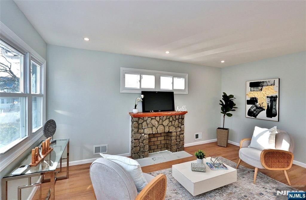 Photo of 39 Grant Place, Irvington, NJ 07111 (MLS # 25041397)