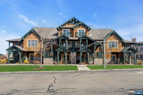 MLS: 25008651