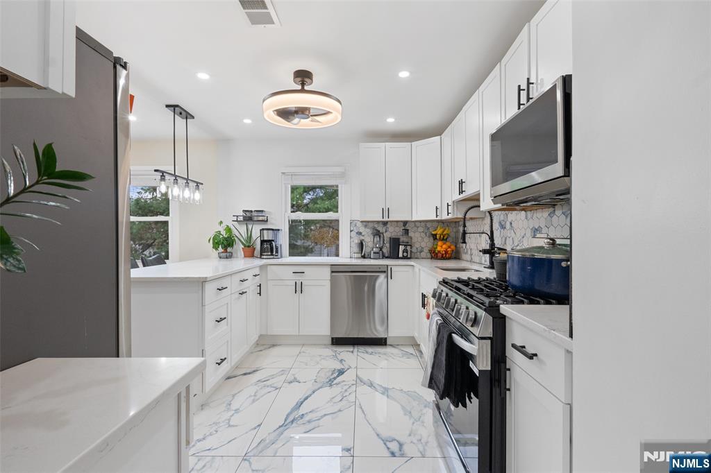 1576 Julian Terrace