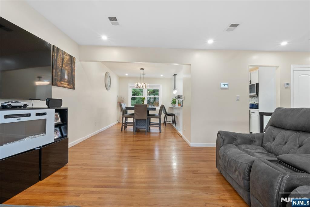 1576 Julian Terrace