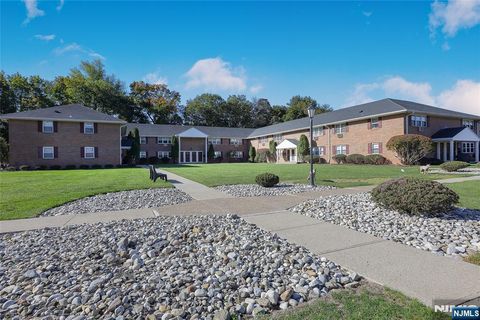 87 N Maple Park Ridge NJ 07656