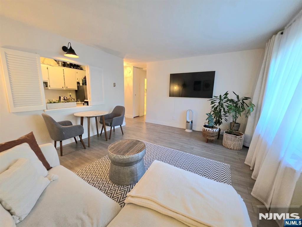 25 Grand Avenue 1C