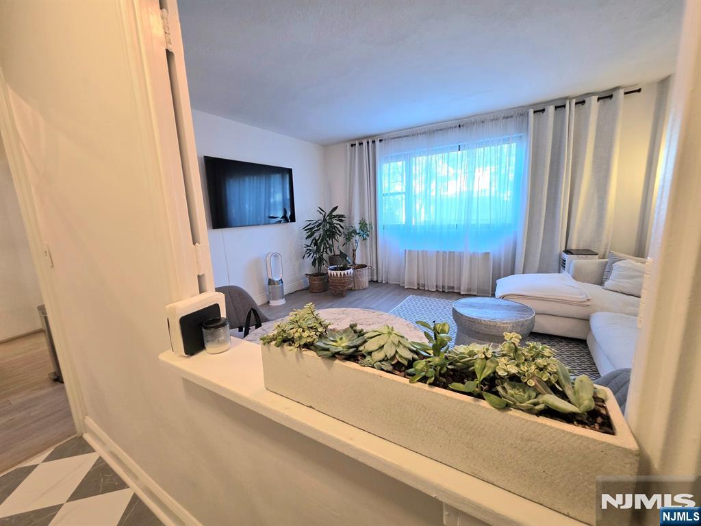 25 Grand Avenue 1C
