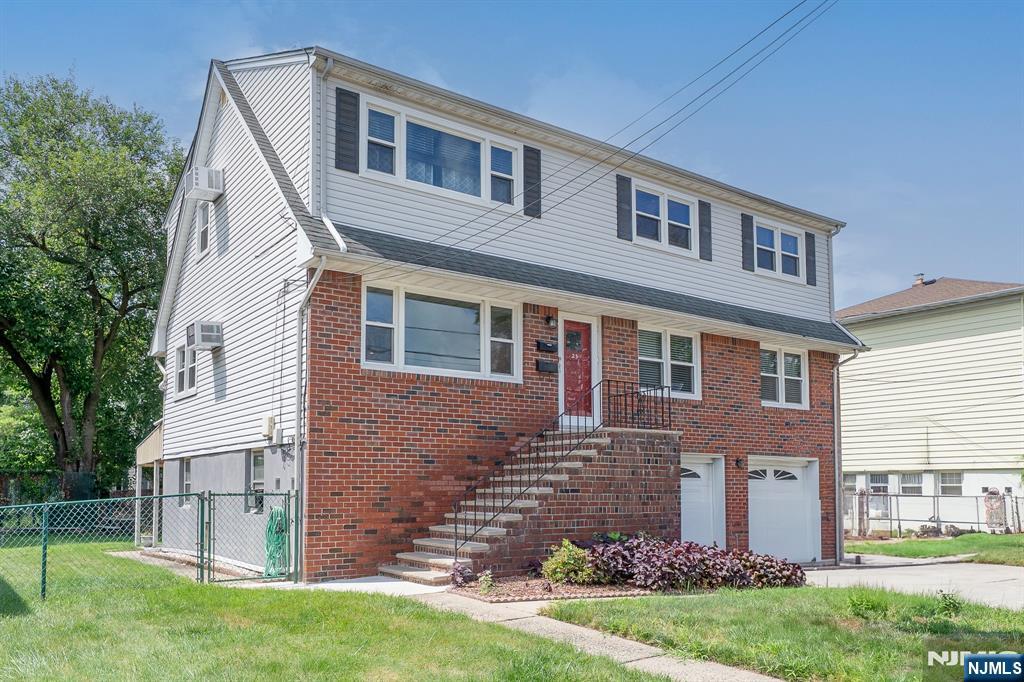 25 Poplar Avenue