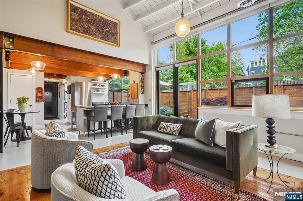 51 Greenwood Avenue 1