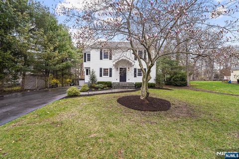 765 Sunset Terrace, Franklin Lakes, NJ 07417 - MLS#: 25012349