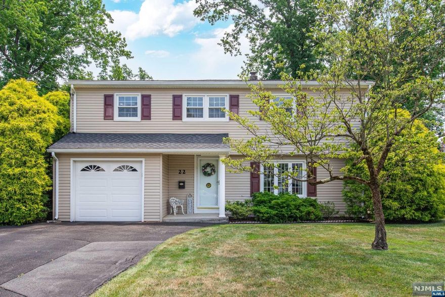 Nestled in a tranquil neighborhood just steps from Richard Park, this well-loved split-level home exemplifies true pride of ownership and an outstanding layout.Step into the spacious foyer leading to a versatile flex space on the first floor perfect as a family room (currently), play room or a convenient first-floor bedroom (Walk-in Closet) complete with a powder room. The heart of the home features an open floor plan that seamlessly connects the kitchen, dining & living room, highlighted by soaring ceilings that enhance the sense of space and luxury.Upstairs, discover 3 well-appointed bedrooms, including a serene primary, alongside a spacious full bath. The lower level offers endless possibilities with additional space for activities, a dedicated laundry room & tons of storage ensuring both convenience and functionality.This home is a standout in the super cute neighborhood of "The Gardens" combining space, comfort & a fantastic location.