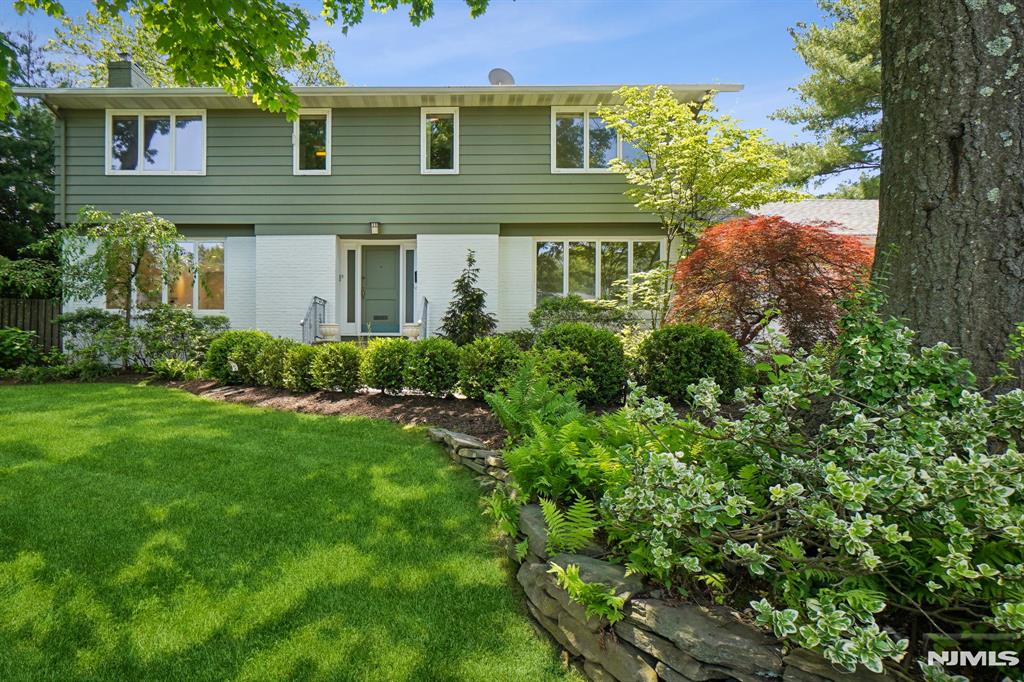 12 Egan Place