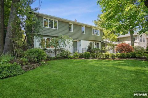 12 Egan Place Englewood Cliffs NJ 07632