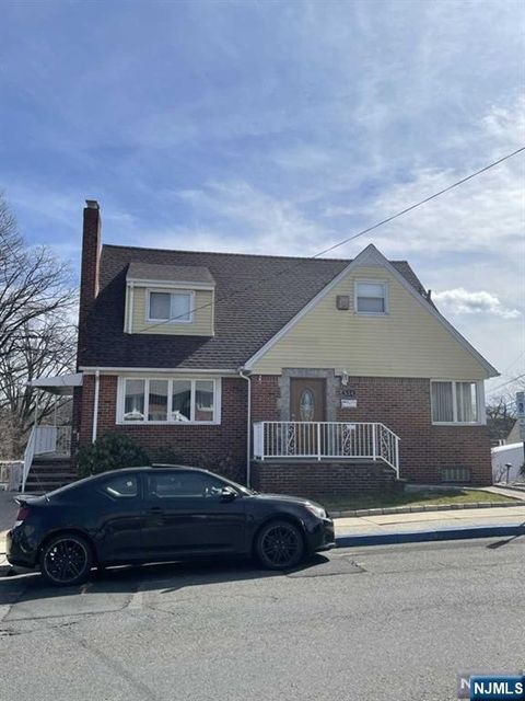 Photo of 534 Kearney #2, Cliffside Park, NJ 07010 (MLS # 26007767)