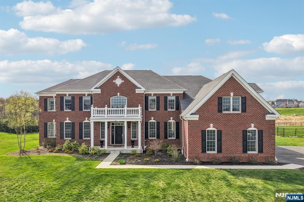 Photo of 22 Woodmere Road, Upper Saddle River, NJ 07458 (MLS # 26011058)