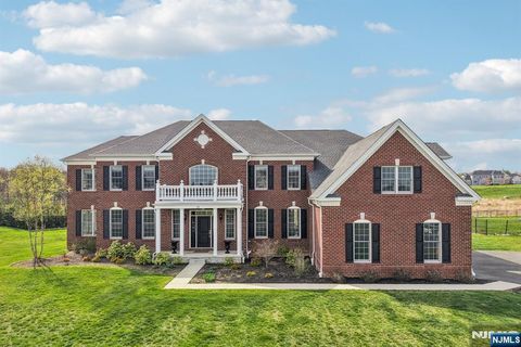22 Woodmere Road Upper Saddle River NJ 07458