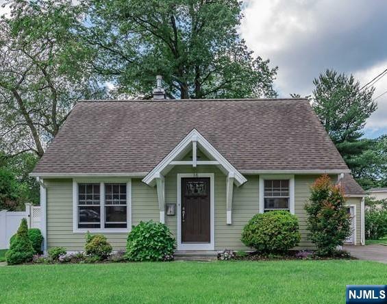 Property for Sale at 16 Richard Drive, Waldwick, New Jersey - Bedrooms: 2 
Bathrooms: 1 
Rooms: 5  - $549,000