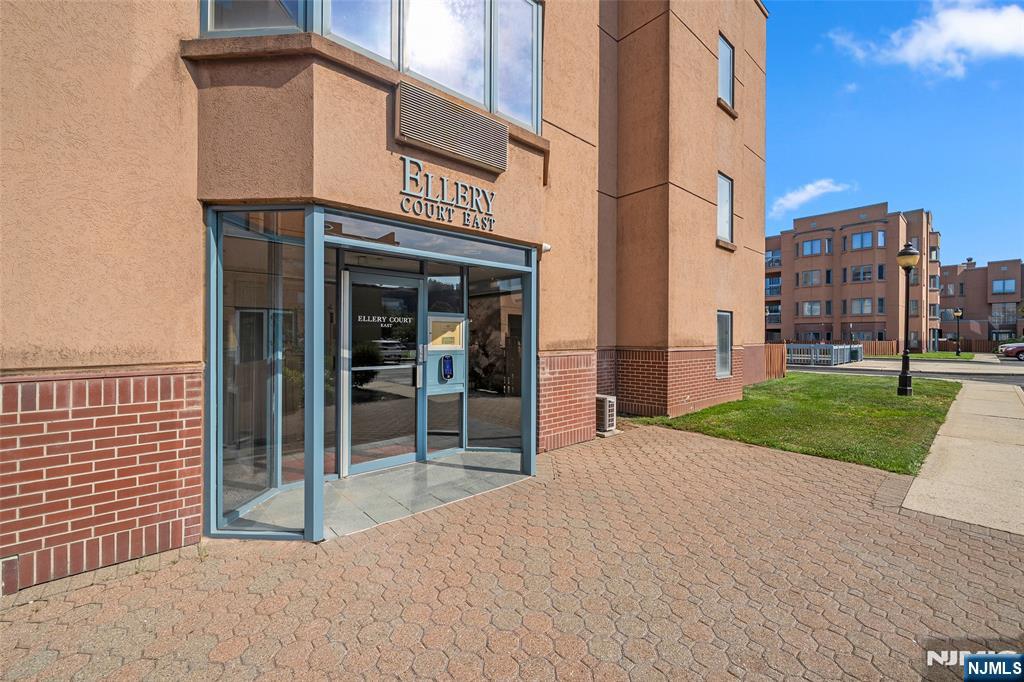 303 Ellery Court 303