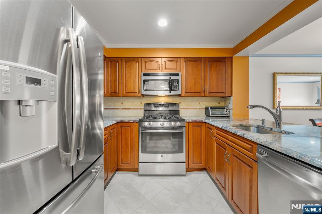 303 Ellery Court 303