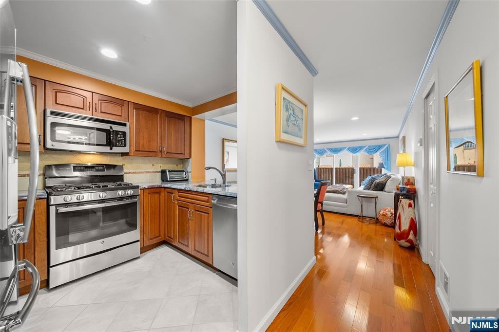 303 Ellery Court 303