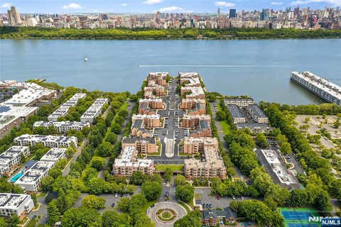 Photo of 303 Ellery Court #303, Edgewater, NJ 07020 (MLS # 26031745)