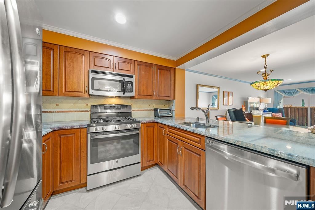 303 Ellery Court 303