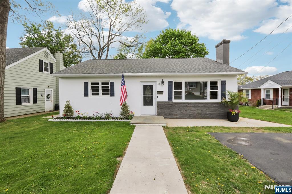 Property for Sale at 8 Oak Street, Netcong Borough, New Jersey - Bedrooms: 3 
Bathrooms: 2 
Rooms: 7  - $595,000