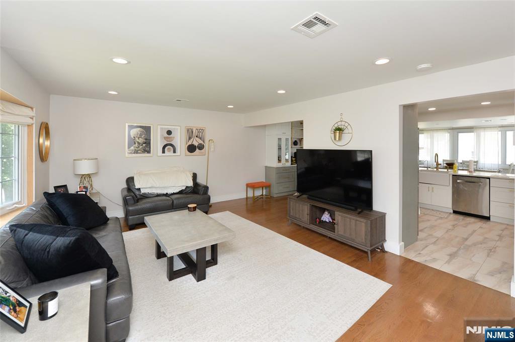 37-03 Northern Drive
