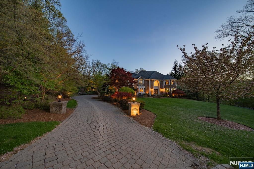 Photo of 43 Walsh Drive, Mahwah, NJ 07430 (MLS # 26018152)