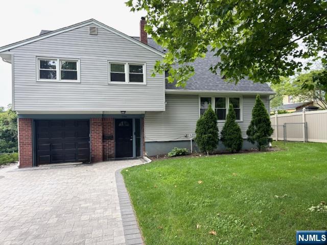 720 Stelton St, Teaneck, New Jersey - 4 Bedrooms  
3 Bathrooms  
8 Rooms - 