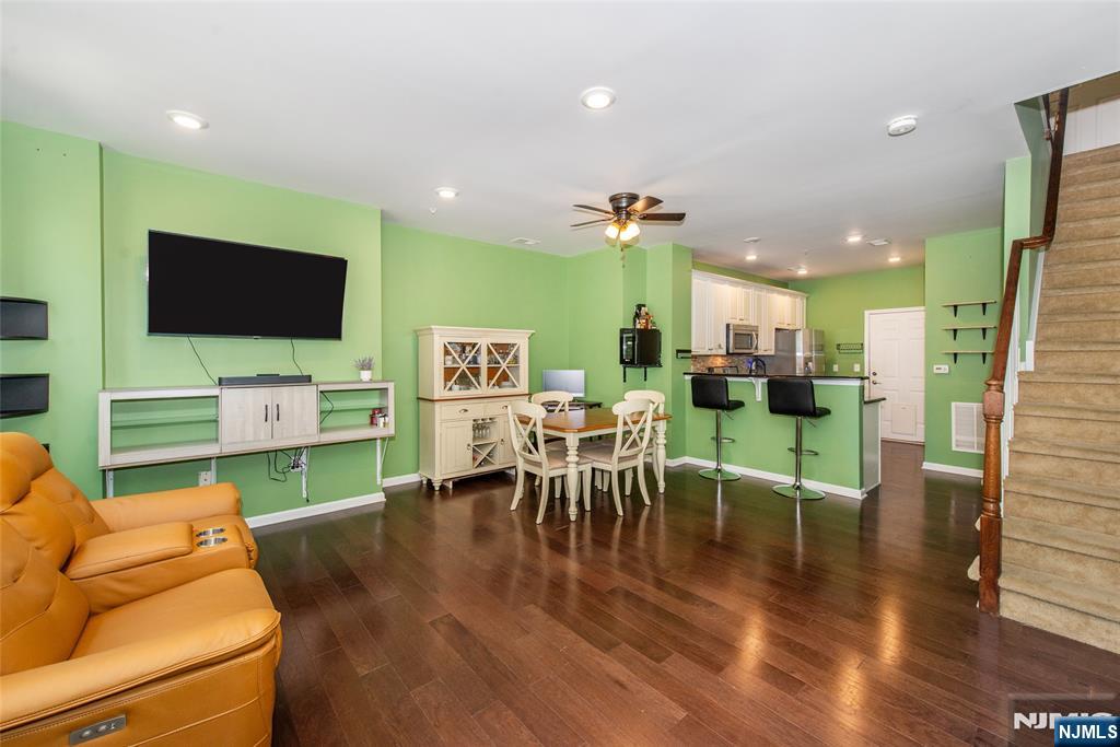 129 Eisenhower Lane 2109
