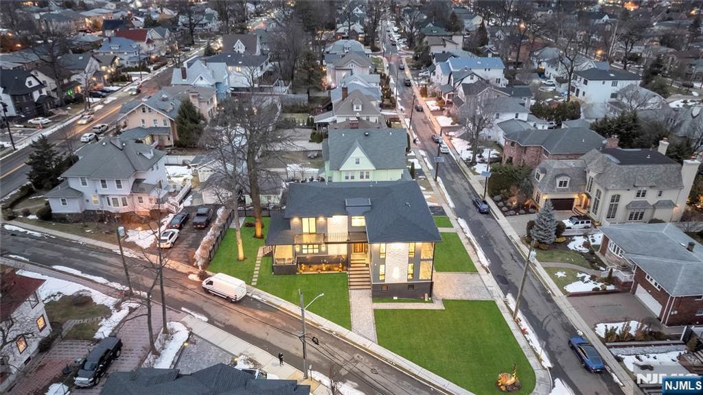 Photo of 283 Bluff Road, Fort Lee, NJ 07024 (MLS # 26007148)