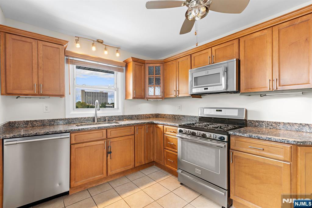 689 9th Street 2