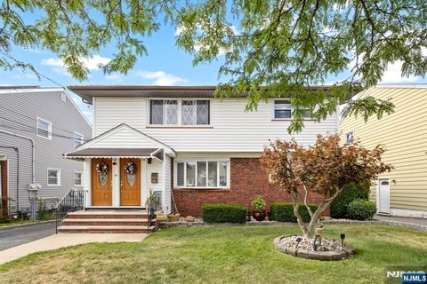 689 9th Street 2 Secaucus NJ 07094