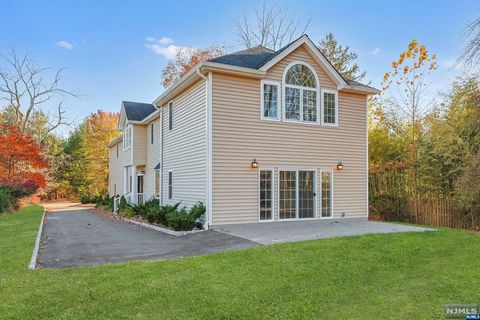 48 Old Tappan Road, Old Tappan, NJ 07675 - #: 24035029