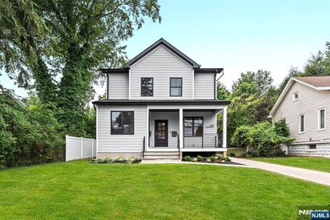 Photo of 165 Jefferson Ave #2ND FLOOR, Cresskill, NJ 07626 (MLS # 26002672)