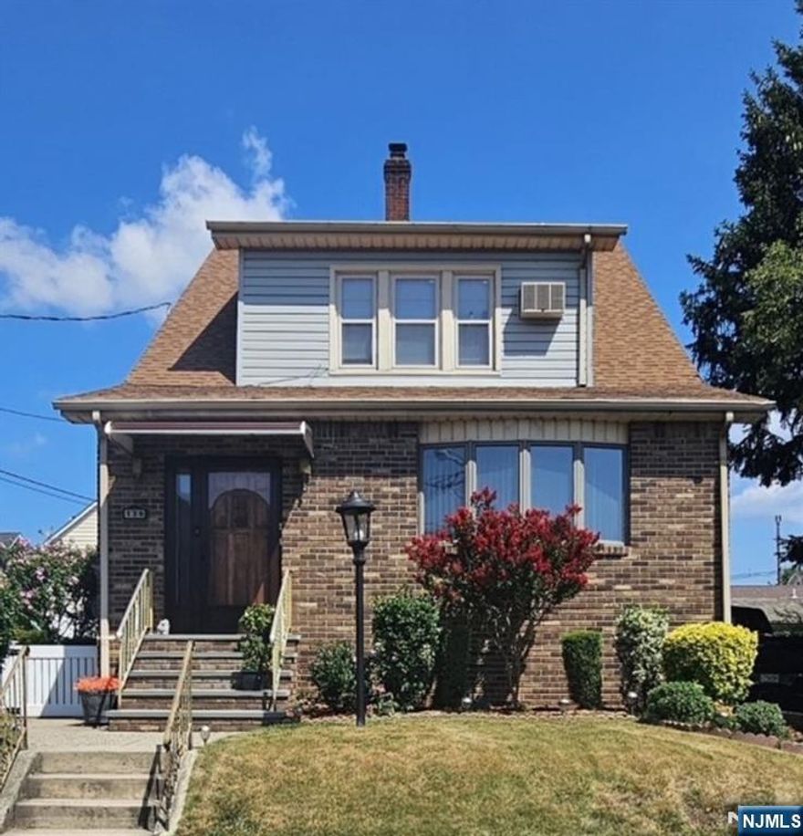 Welcome to this updated 2 bedroom, 1 bath unit located on the 2nd floor of a quiet, dead-end street! This unit offers a brand new kitchen and bath, hardwood floors throughout, and it's seperate laundry hook-up in basement.