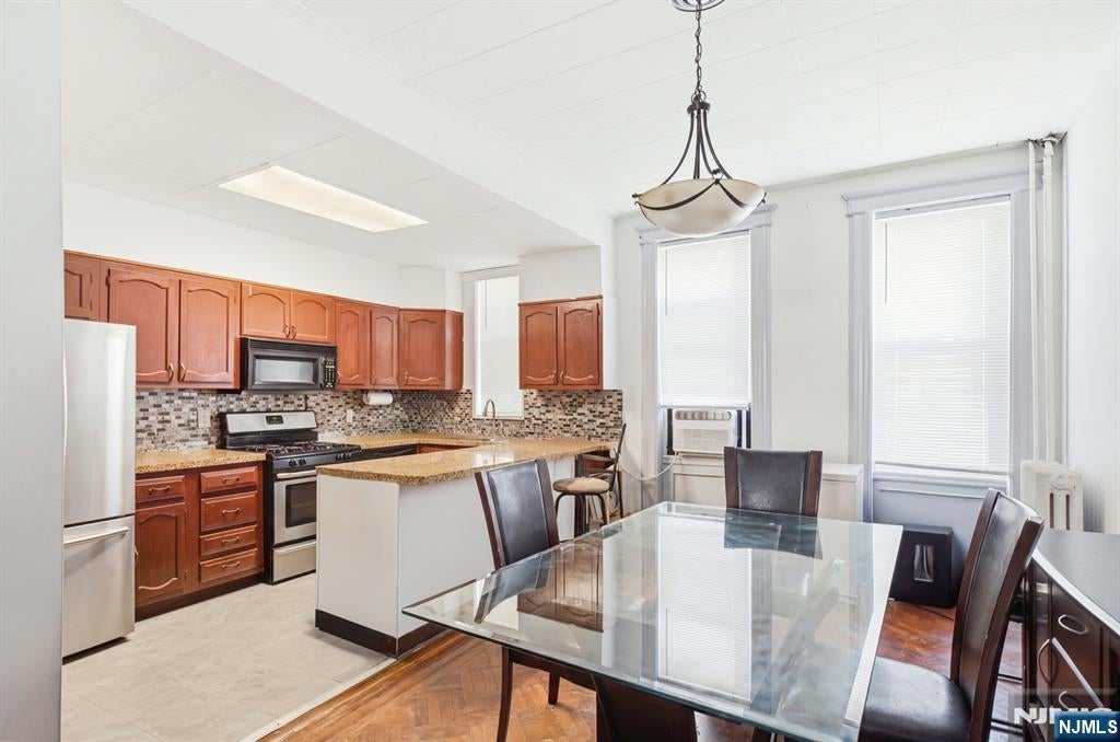 43 Webster Avenue