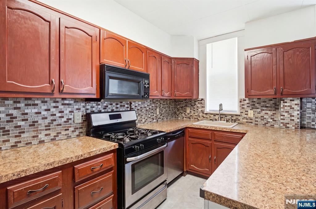 43 Webster Avenue