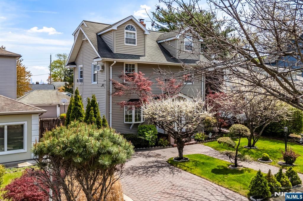277 Orient Way
