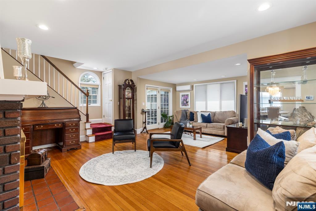 277 Orient Way