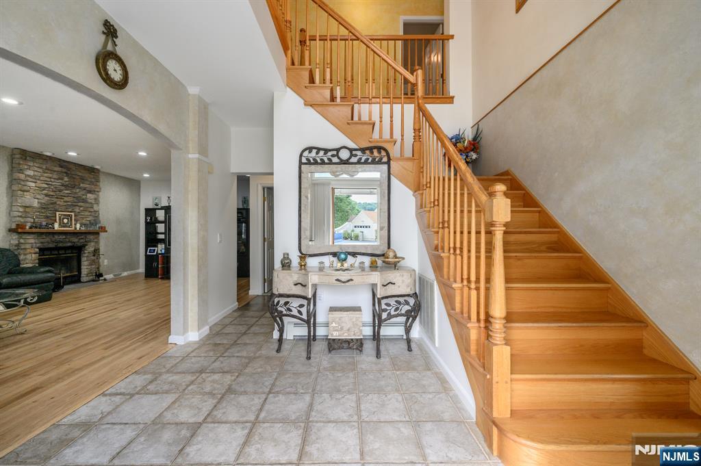 4 Elm Court