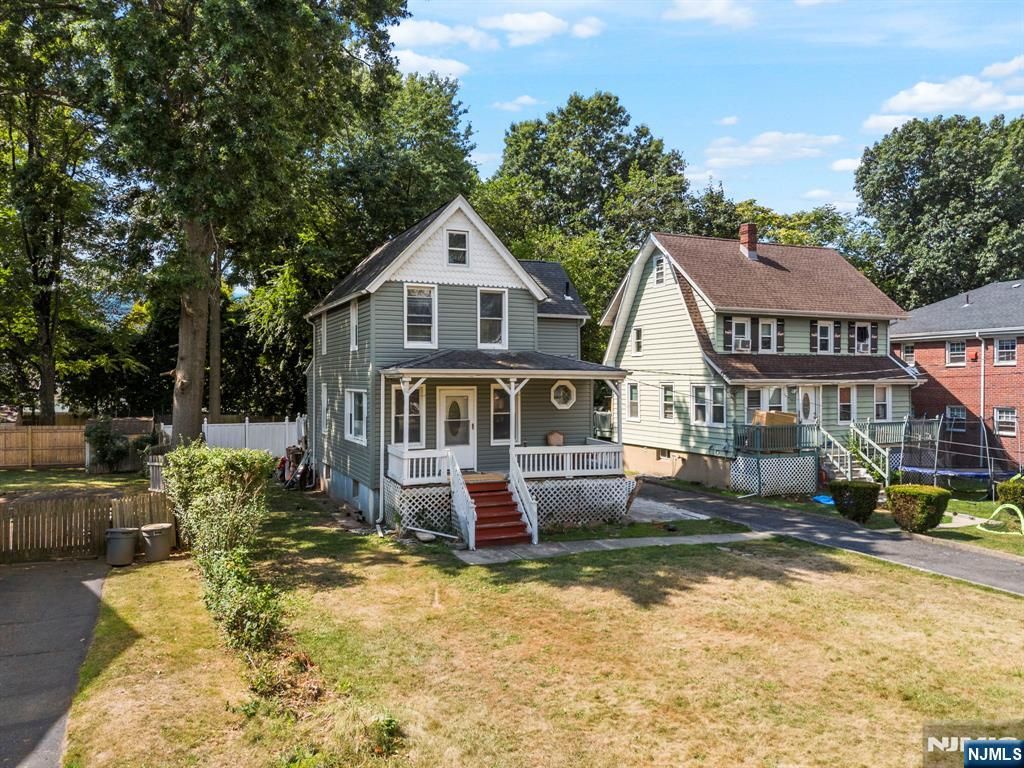 Photo of 193 Fort Lee Road, Teaneck, NJ 07666 (MLS # 25029169)