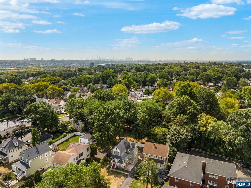 Photo of 193 Fort Lee Road, Teaneck, NJ 07666 (MLS # 25029169)