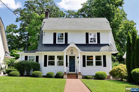 Photo of 123 Glen Avenue, Glen Rock, NJ 07452 (MLS # 26031584)