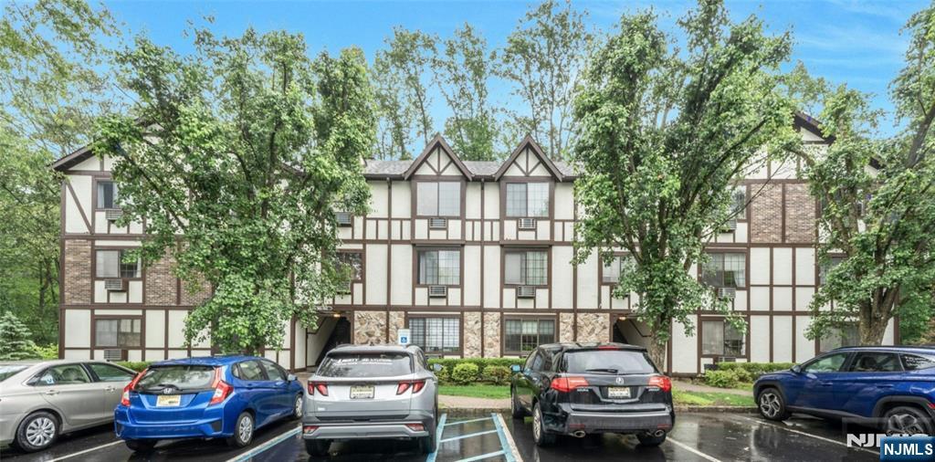 905 Thoreau Court