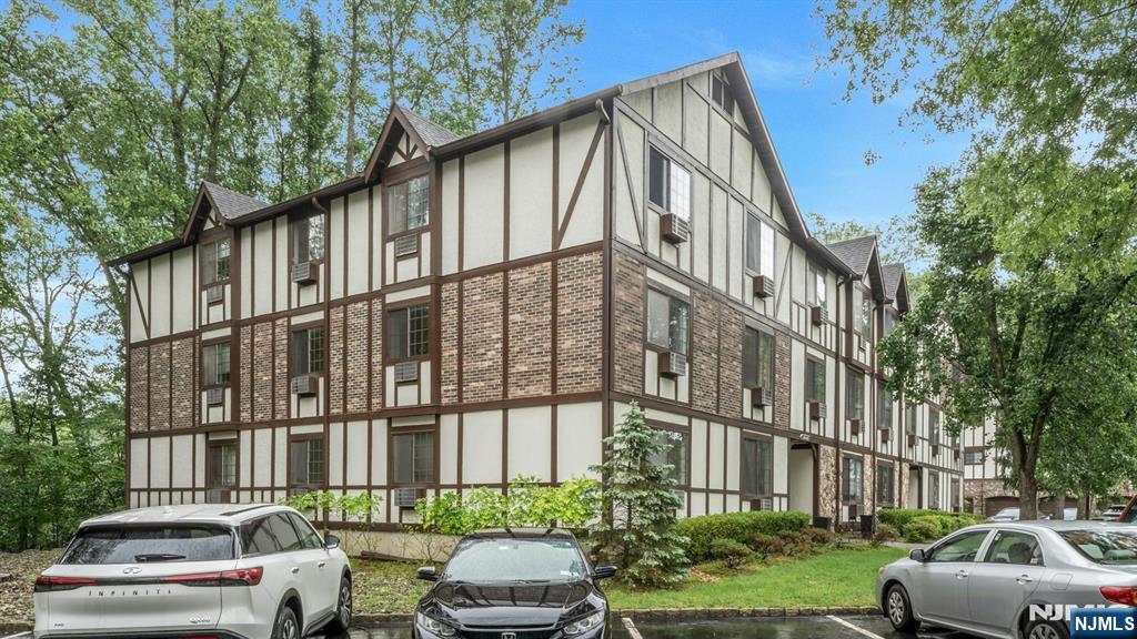 905 Thoreau Court