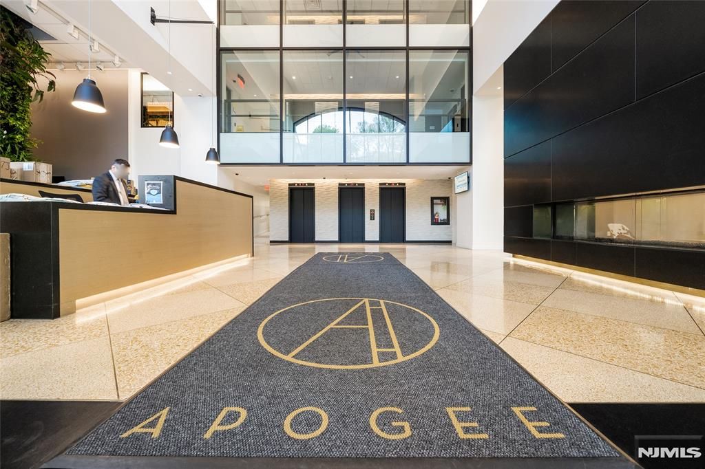 Photo of 250 Gorge Rd #23A, Cliffside Park, NJ 07010 (MLS # 25042899)