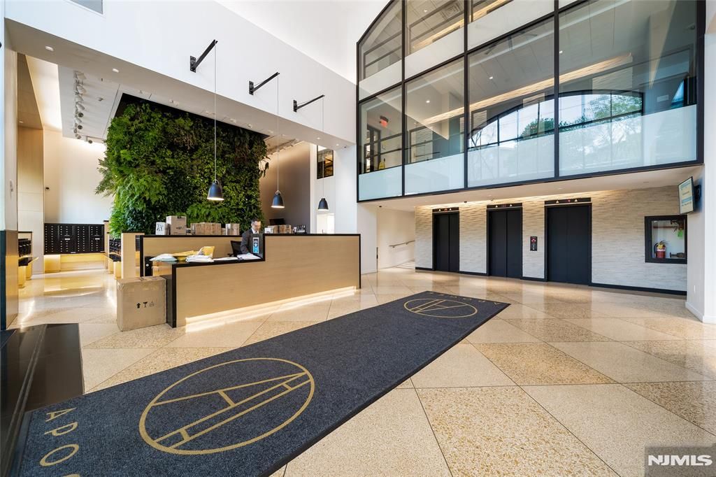 Photo of 250 Gorge Rd #23A, Cliffside Park, NJ 07010 (MLS # 25042899)